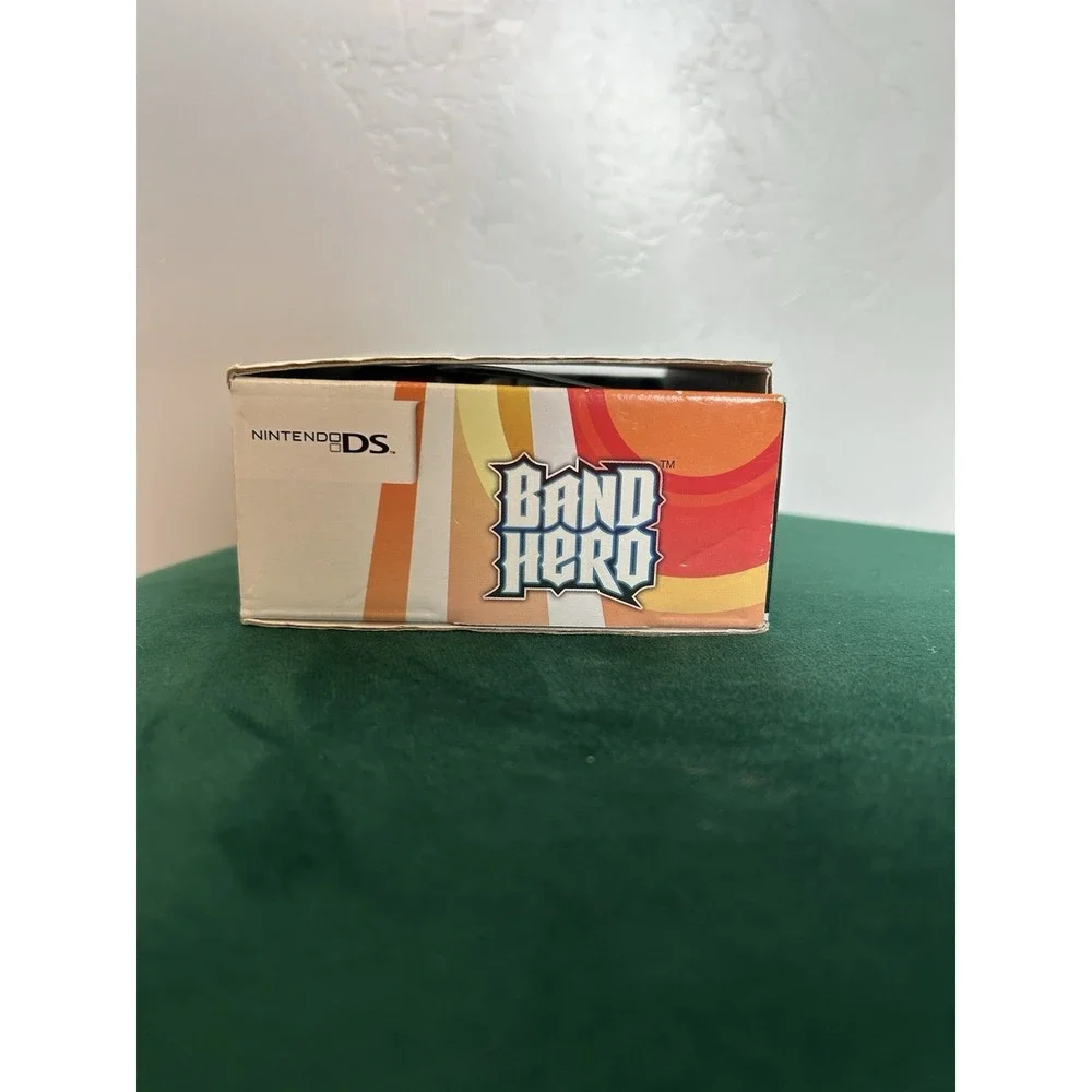 Band Hero - Nintendo DS, 2009 CIB Complete - Damage On Outside Of Box